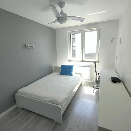 Z 2 Pokojami I Balkonem Tauron Arena * Krakau